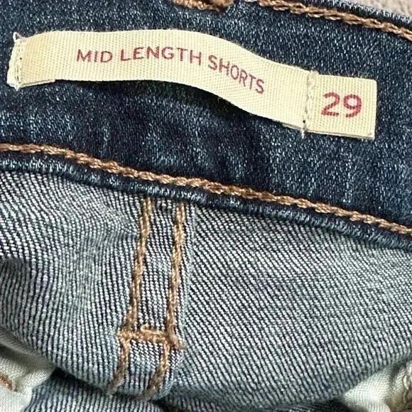 Levi Mid Length Shorts Slim Through The Hip And Thigh Mid rise. Summer is coming - Picture 7 of 7